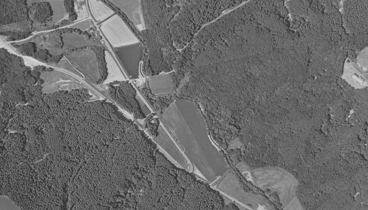 国土地理院「地図・空中写真閲覧サービス」より。